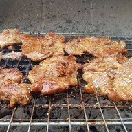 หมูย่างน้ำผึ้งเฮียนพ