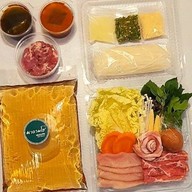 ชุดหมูกรุบกริบ