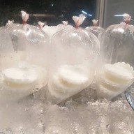 เมนูของร้าน วุ้นมะพร้าวอ่อนเจ๊ตุ๋ย-สาคูข้าวเกรียบปากหม้อ