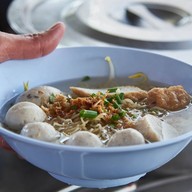 ก๋วยเตี๋ยวลูกชิ้นปลาอาไต๋ ทวีวัฒนา ขาหมูทอง 5