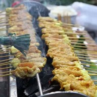 เม้งโภชนาสามแยกพระประแดง