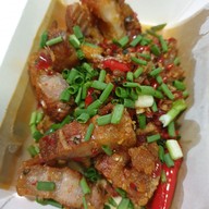 เมนูของร้าน ครัวแต้จิ๋ว คั่วไก่ หมูแดงเตาถ่าน  since 1973 นิมิตใหม่