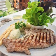 Sir Room Cafe' & Eatery Sir room Kitchen