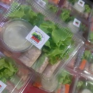 Healthy Salad & Seafood ตลาดสดคลองด่าน
