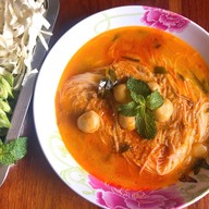 ขนมจีนเจ๊น้อย