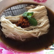 ขนมจีนเจ๊น้อย