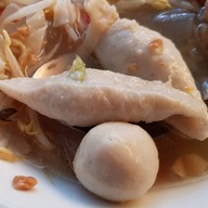 เมนูของร้าน พี่ยาก๋วยเตี๋ยวแคระ ต้มยำ เย็นตาโฟ (ปากซอยวัดตะกล่ำ)  ซ.เฉลิมพระเกียรติ ร.9 22