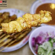 เมนูของร้าน หมูสะเต๊ะ ยศเส และ ก๋วยจั๊บน้ำใส ยศเส