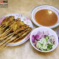 เมนูของร้าน หมูสะเต๊ะ ยศเส และ ก๋วยจั๊บน้ำใส ยศเส