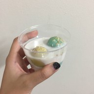 แม่พลอย ขนมหวานพาสเทล