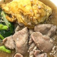 ราดหน้ายอดผักเอ็มไพร์ ตร. ซอยทรายทอง 20 ถนนติวานนท์ ตำบลท่าทราย อำเภอเมือง นนทบุรี