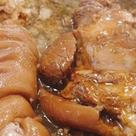 ข้าวขาหมู เจ้เปี๊ยก ตลาดรวยยิ่งรวย (หน้าวัดท่าข้าม)