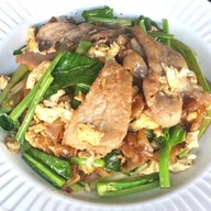 ราดหน้ายอดผักเอ็มไพร์ ตร. ซอยทรายทอง 20 ถนนติวานนท์ ตำบลท่าทราย อำเภอเมือง นนทบุรี