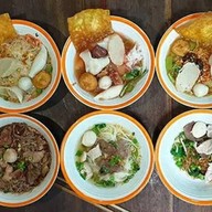 ก๋วยเตี๋ยวกาญจนา (เจ้าเก่าปากเกร็ด)