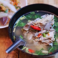 เก้าจั๊บ | จั๊บ•เหลา•เล้ง ม.มณีแก้ว
