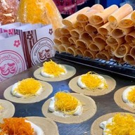 ขนมเบื้องป้าเหน่ง สาขา200ปีรัตนโกสินทร์ 200ปี รังสิต