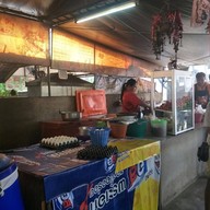 หน้าร้าน ไก่ย่างวิเชียรบุรี