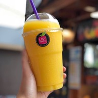 Lady fruit น้ำผลไม้สดปั่น - พาเพลิน Phaploen Market (ไนท์บาร์ซ่า) ไนท์บาซาร์