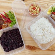 ยำวุ้นเส้นโบราณ ศิรินันท์