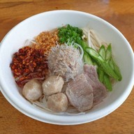 ก๋วยเตี๋ยวพ่นพิษโควิด