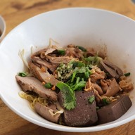 ก๋วยเตี๋ยวเป็ด ป.เป็ดพะโล้ ลาดพร้าว130 -