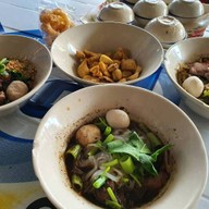 ก๋วยเตี๋ยวเรือแม่นงเยาว์