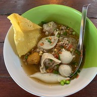 เมนูของร้าน เข้าเส้นก๋วยเตี๋ยวต้มยำ