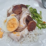 เมนูของร้าน ข้าวหมูแดง นายโอว เจ้าเก่า นครสนุก  เยาวราช ซอย 23