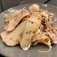 เมนูของร้าน รุ่งเรือง (ตั๋ง) ก๋วยเตี๋ยวหมู สุขุมวิท26 เจ้าเก่า สุขุมวิท 26