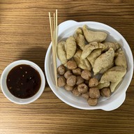 เมนูของร้าน ฮอม.. ลูกชิ้นเห็ดหอม ลูกชิ้นทอด เกี๊ยวกรอบ มังสวิรัติ