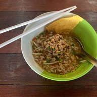 เมนูของร้าน เข้าเส้นก๋วยเตี๋ยวต้มยำ