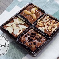 โอบกอดเบเกอรี่ แรก