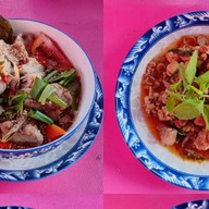 ข้าวแกงใบเฟิร์น เมี่ยงหมูมะนาว