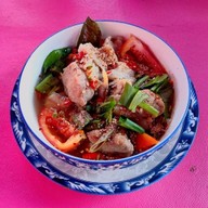 ข้าวแกงใบเฟิร์น เมี่ยงหมูมะนาว