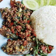 กะเพราโบราณ by tan