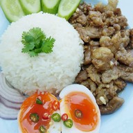 กะเพราโบราณ by tan