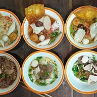 ก๋วยเตี๋ยวกาญจนา (เจ้าเก่าปากเกร็ด)