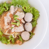 เมนูของร้าน ก๋วยเตี๋ยวเรือโกเหลียงเจ้าเก่า (ศรีนครพิงค์) คูเมืองชั้นใน