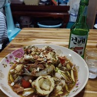 ยำปูม้าป้าอินดี้ พระโขนง