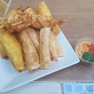 ร้านเผือกทอดคุณพ่อ(ร่มเกล้าเจ้าเก่า)