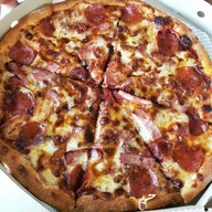 เมนูของร้าน Urban Pizza พิซซ่า แม็คโคร สาธร