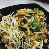 ผัดไทนายแว่น ปิ่นเกล้า