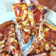 เมนูของร้าน Urban Pizza พิซซ่า แม็คโคร สาธร