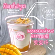 เมนูของร้าน Fruity Milk (ฟรุตตี้ มิลล์) People Park อ่อนนุช