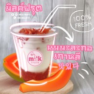 เมนูของร้าน Fruity Milk (ฟรุตตี้ มิลล์) People Park อ่อนนุช