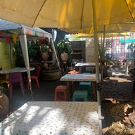 ร้านในสวนอารมณ์ดี