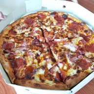 เมนูของร้าน Urban Pizza พิซซ่า แม็คโคร สาธร