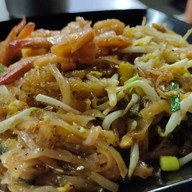 ผัดไทนายแว่น ปิ่นเกล้า