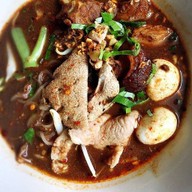 ก๋วยเตี๋ยวเรือขึ้นบก (ตลาดบางบัวทอง)