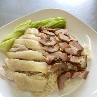 เมนูของร้าน คุณรัตน์ข้าวมันไก่  ก๋วยจั๊บน้ำข้น ก๋วยจั๊บน้ำใส เกาเหลาเลือดหมู สาขา Foodvilla บางระมาด